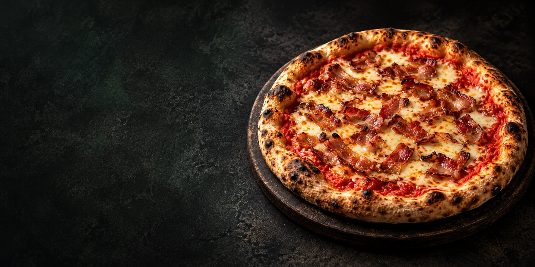 Pizza Bacon da Pizzaro — bacon crocante e massa artesanal